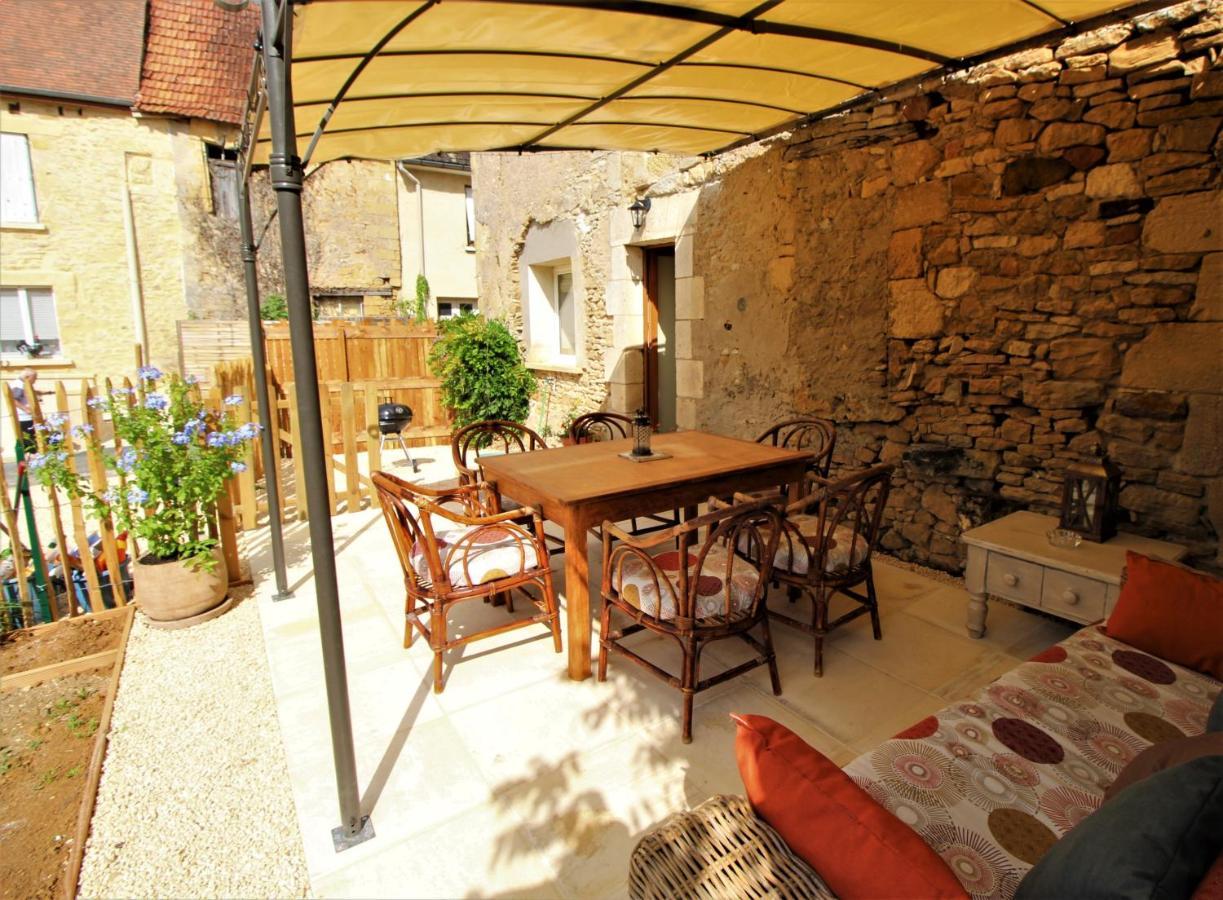 Joli Gite Pour 5 Personnes : Chez Cherrie Saint-Julien-de-Lampon Екстериор снимка