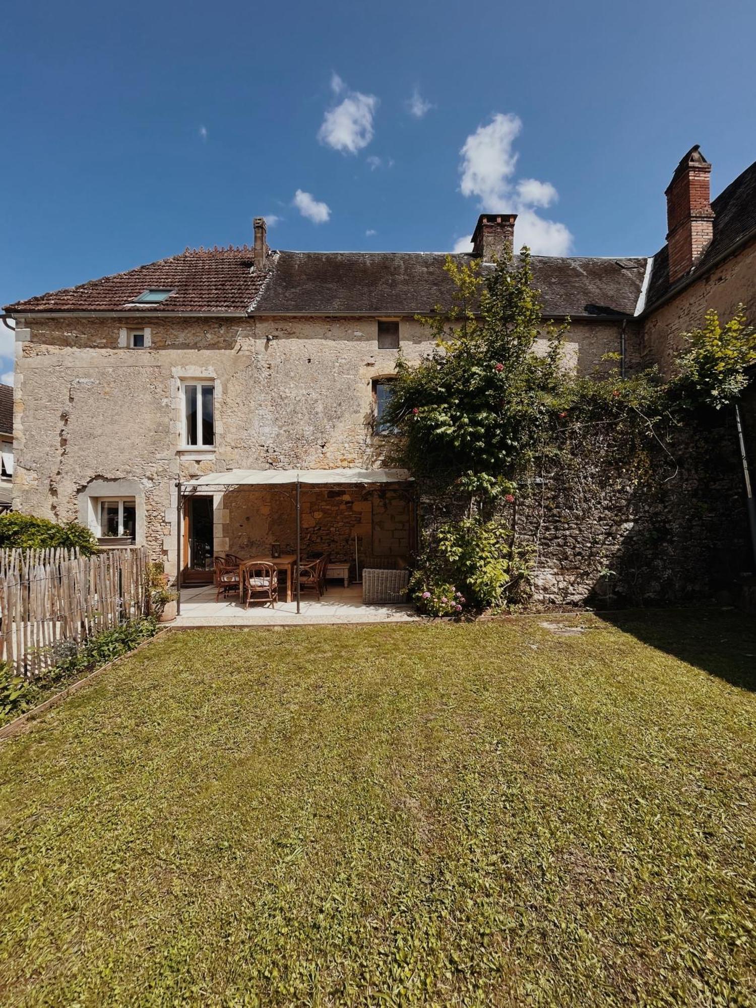 Joli Gite Pour 5 Personnes : Chez Cherrie Saint-Julien-de-Lampon Екстериор снимка